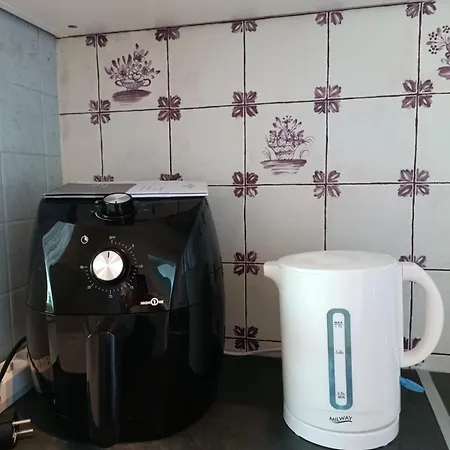 بيت للعطل Avec Terrasse Et Jardin *