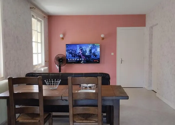 بيت للعطل Avec Terrasse Et Jardin