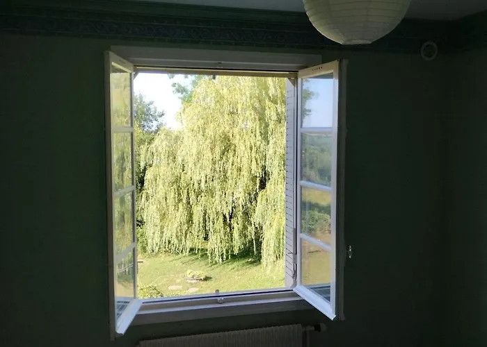 بيت للعطل Avec Terrasse Et Jardin